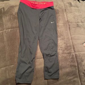 Nike dry fit cropped leggings